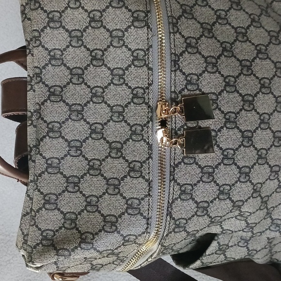 GD Backpack Style Tote - Picture 2 of 11